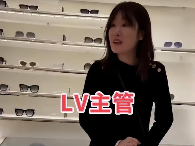 商场回应客户出轨LV柜姐事件，原配闹事揭示复杂纠葛