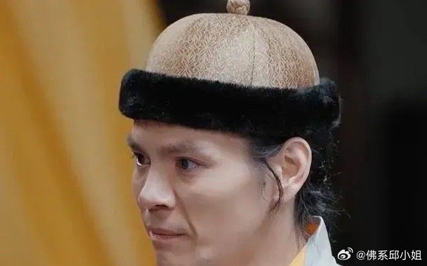 甄嬛传中的日常趣事，向佐的身影与温馨故事