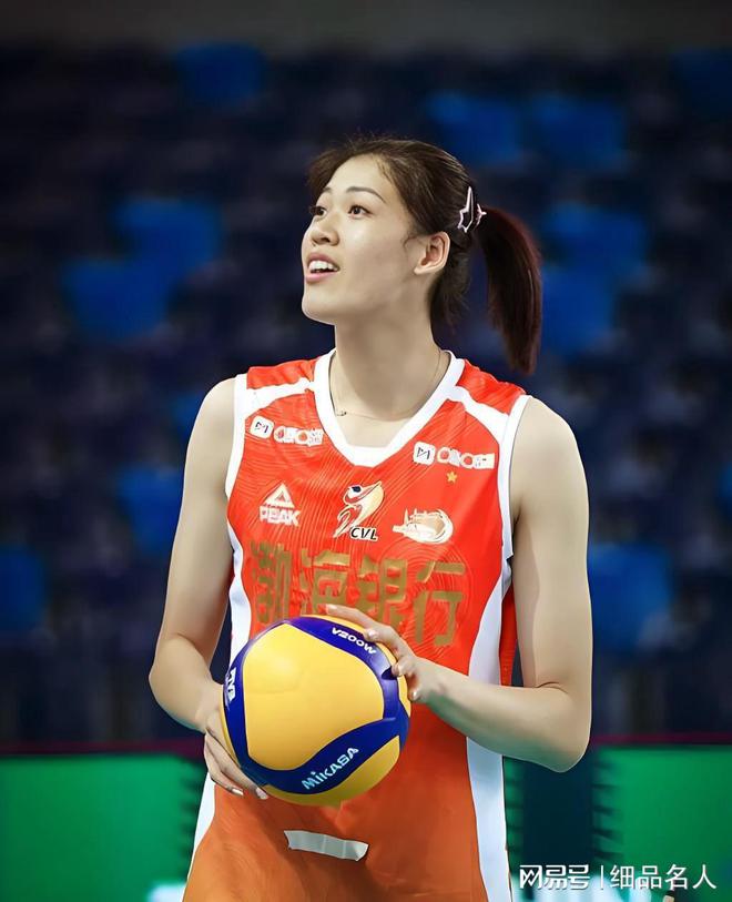 天津女排新任队长揭晓，李盈莹闪耀新角色