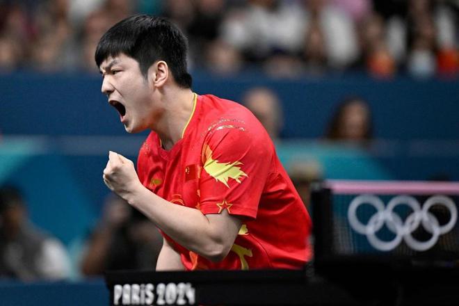 樊振东横扫徐瑛彬，变化、自信铸就胜利之歌